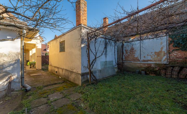 PREDANÉ - PREDAJ: starší rodinný dom, Lúčna 11, Šenkvice - fotografia 3