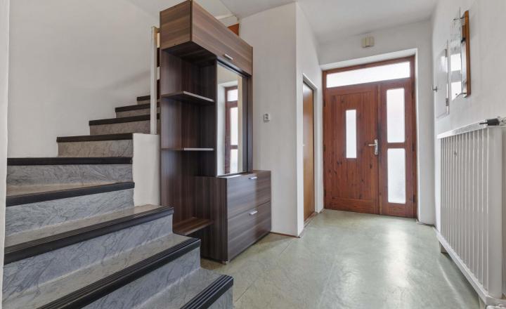 Predané-rodinný dom na predaj vo Svätom Jure, minútu od námestia, 340 000€ - fotografia 8