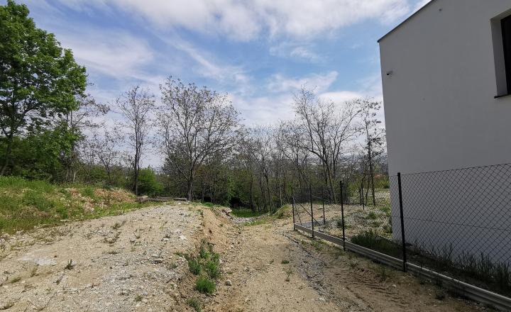 PREDAJ: investičný pozemok s možnosťou budúcej výstavby, 2883 m2, BA - Ahoj Briežky - fotografia 1