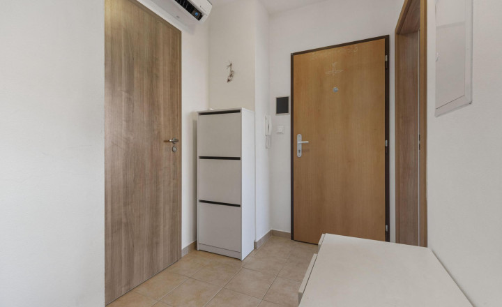 Predané - NOVOSTAVBA - Trojizbový byt s balkónom na Rulandskej ulici vo Svätom Jure - fotografia 3