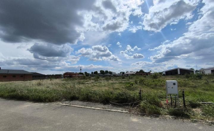 PREDANÉ - PREDAJ: stavebné pozemky, 489 m2, 554 m2, Cífer - Pác - fotografia 1