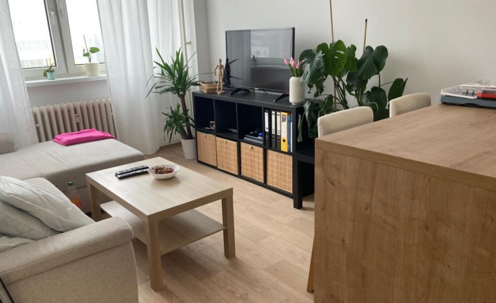 PREDANÉ-PREDAJ: 2 izbový byt, vrátane parkovacieho miesta, Stromová 9/A, Bratislava