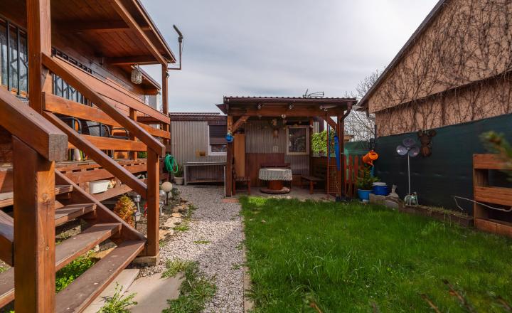 PREDANÉ-PREDAJ: Pozemok s rekreačnou chatou pri vode,  Buková - fotografia 4