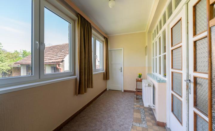 PREDANÉ - PREDAJ: starší rodinný dom s väčším pozemkom, Horná 20, Šenkvice - fotografia 1