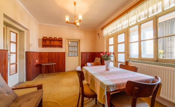 PREDANÉ - PREDAJ: starší rodinný dom s väčším pozemkom, Horná 20, Šenkvice