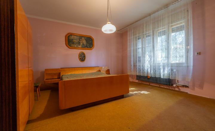 PREDANÉ - PREDAJ: starší rodinný dom s väčším pozemkom, Horná 20, Šenkvice - fotografia 9
