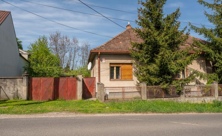 PREDANÉ - PREDAJ: starší rodinný dom s väčším pozemkom, Horná 20, Šenkvice - fotografia 24