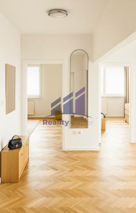 PREDANÉ-PREDAJ: 3 izbový byt, 64 m2, Bratislava - Karlova Ves - fotografia 3