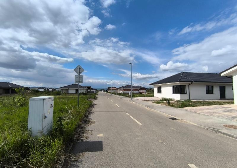 PREDANÉ - PREDAJ: stavebné pozemky, 489 m2, 554 m2, Cífer - Pác