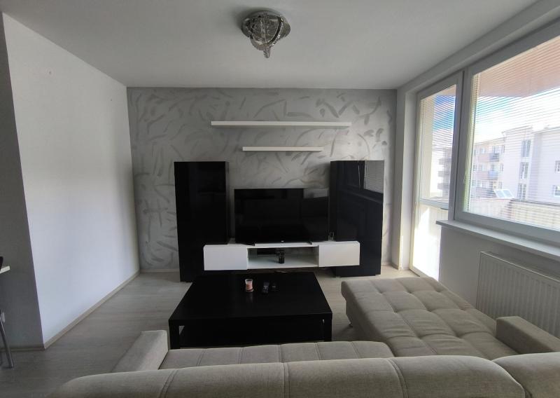 PRENAJATÉ-PRENÁJOM: 2- izbový byt, 55,2 m2 s garážovým parkovacím miestom, Slovenský Grob